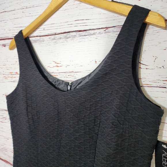 Albert Nipon Textured Dress - Picture 2 of 7